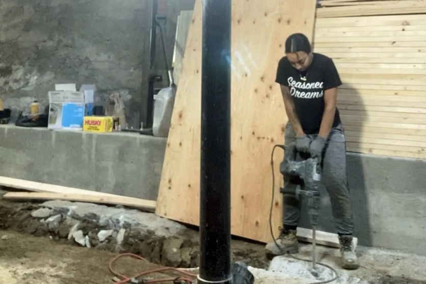 Se lancer en construction avec les bons outils : le témoignage de Aïcha Djebari