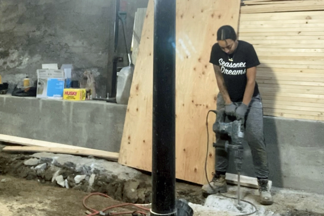 Se lancer en construction avec les bons outils : le témoignage de Aïcha Djebari