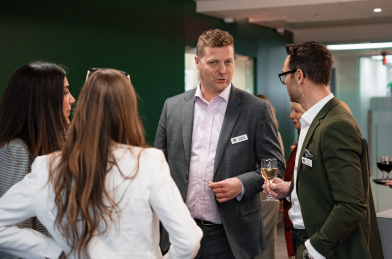 Soirée inspirante de réseautage chez PCL Construction