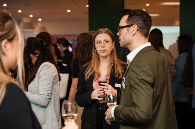 Soirée inspirante de réseautage chez PCL Construction